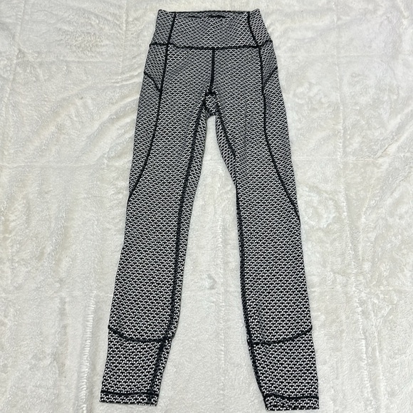 Lululemon | size 2 | in movement 7/8 tight - Picture 7 of 13